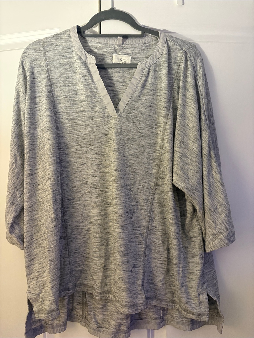 Lou & Grey Heathered Light Gray V-Neck Tunic Top